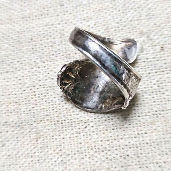 Antique 1847 Rogers Bros Sterling Silver Floral Bypass Spoon Ring - Picture 4 of 8